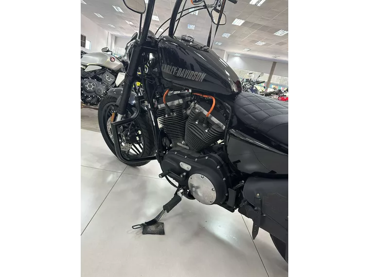 Harley-Davidson Sportster 1200 Preto 17