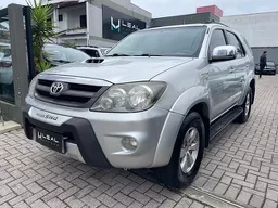 Toyota Hilux SW4