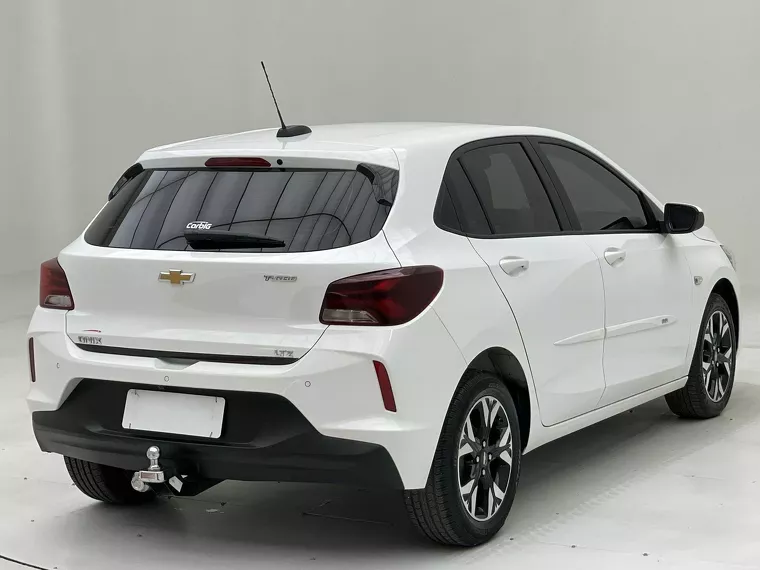 Chevrolet Onix Branco 13