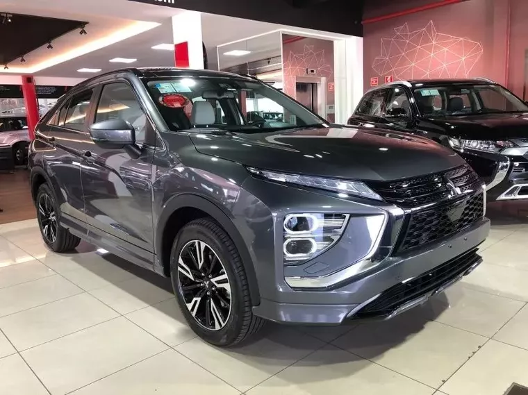 Mitsubishi Eclipse Cross Cinza 1