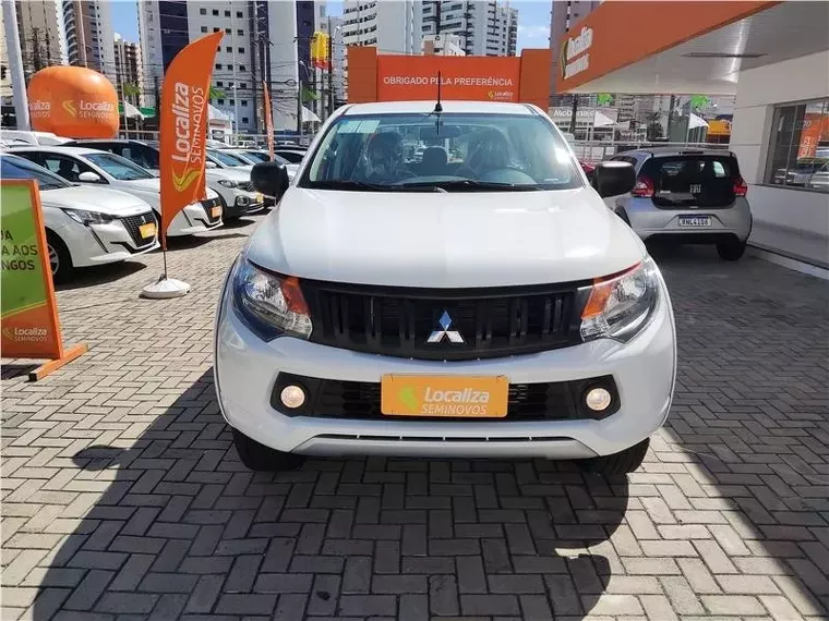 Mitsubishi L200 Triton Branco 6