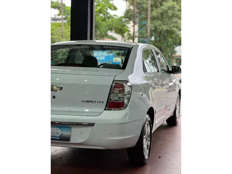 Chevrolet Cobalt Branco 1