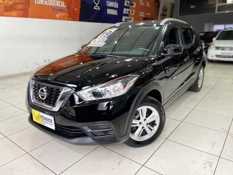 Nissan Kicks Preto 10