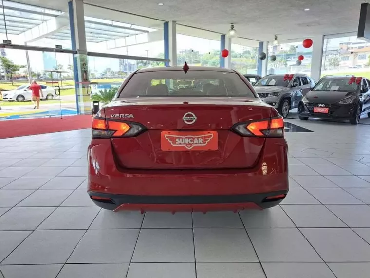 Nissan Versa Vermelho 2