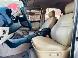 Toyota Hilux SW4