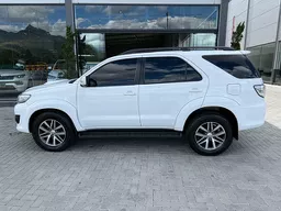 Toyota Hilux SW4