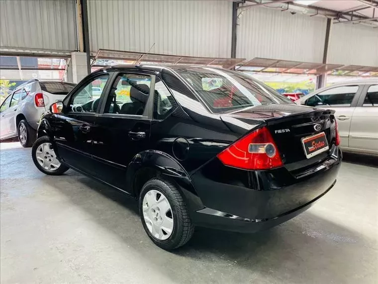 Ford Fiesta Preto 2