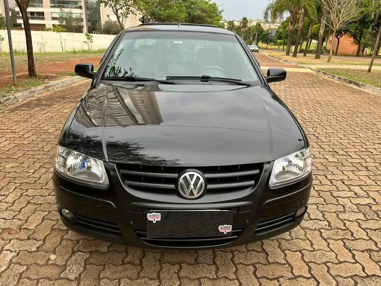 Volkswagen Saveiro Preto 10