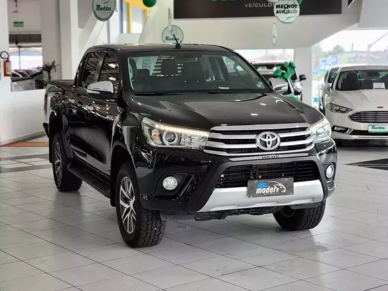 Toyota Hilux Preto 11