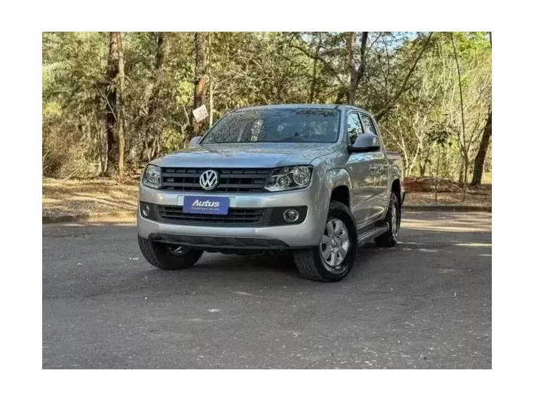 Volkswagen Amarok Prata 1