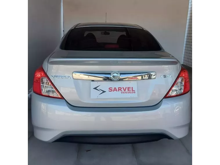 Nissan Versa Branco 5