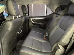 Toyota Hilux SW4