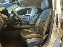 Jeep Commander