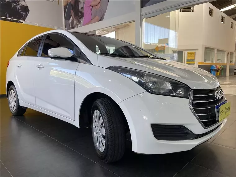 Hyundai HB20S Branco 3