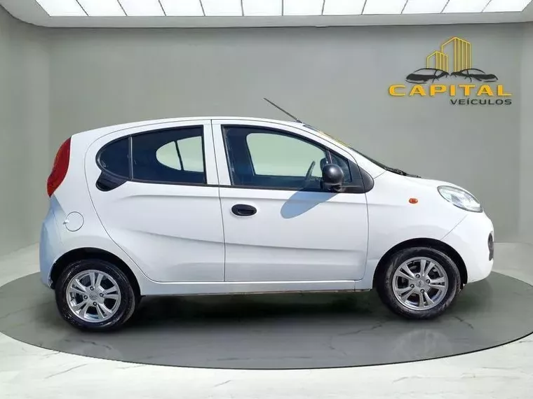 Chery QQ Branco 3