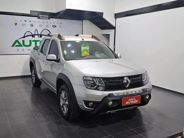 Renault Duster Oroch Prata 3