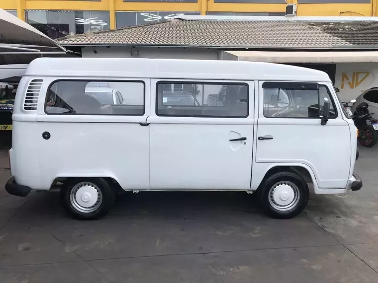 Volkswagen Kombi Branco 4