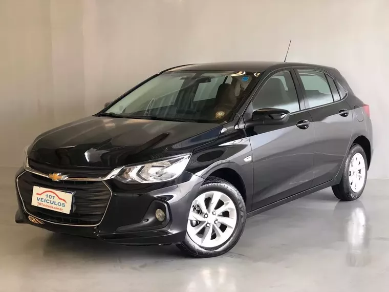 Chevrolet Onix Preto 4