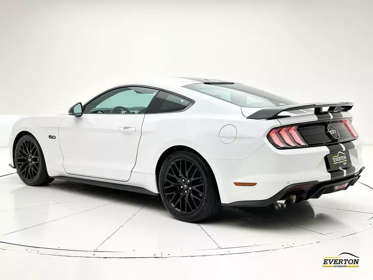 Ford Mustang Branco 6