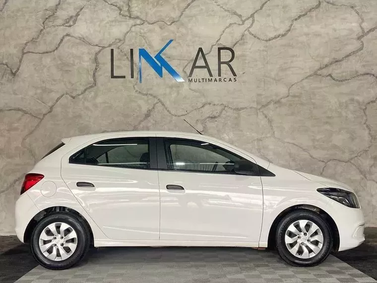 Chevrolet Onix Branco 14