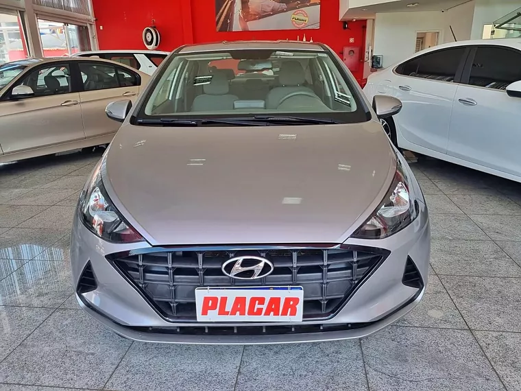 Hyundai HB20S Prata 2