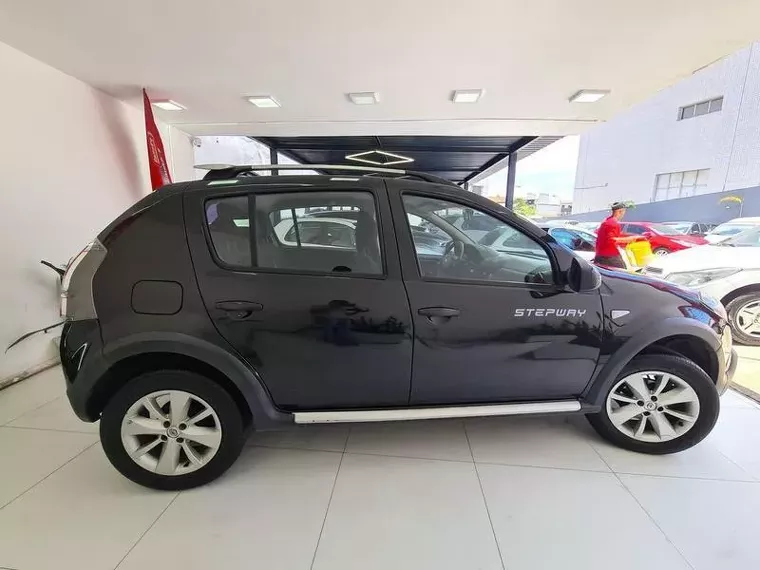 Renault Sandero Preto 10