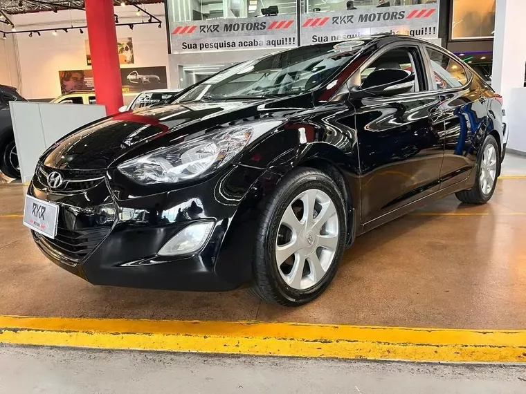 Hyundai Elantra Preto 13