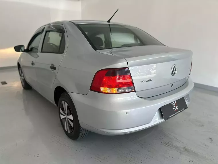 Volkswagen Voyage Prata 13