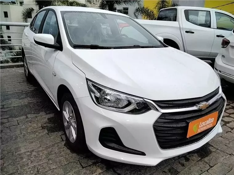 Chevrolet Onix Branco 2