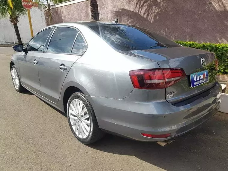 Volkswagen Jetta Cinza 4