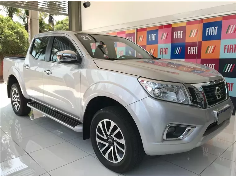 Nissan Frontier Prata 4