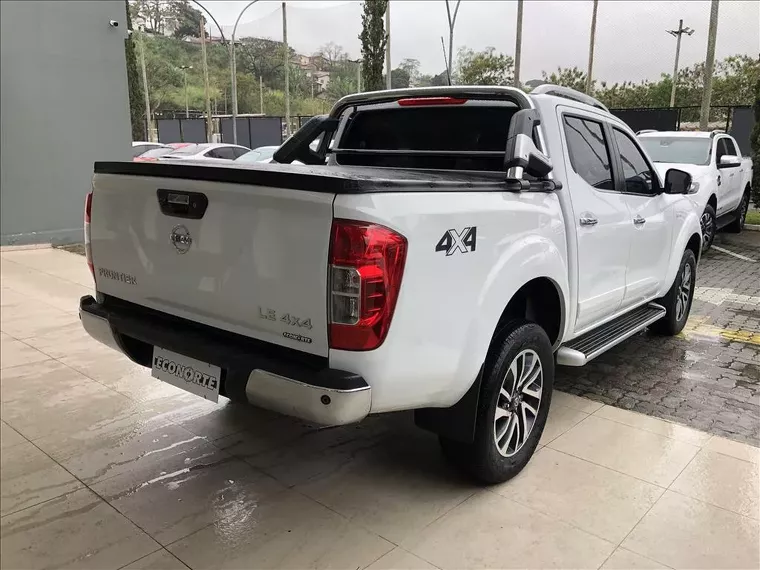 Nissan Frontier Branco 12