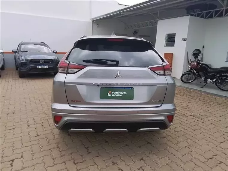 Mitsubishi Eclipse Cross Prata 1