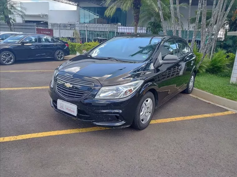 Chevrolet Onix Preto 2