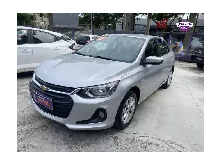 Chevrolet Onix Prata 1