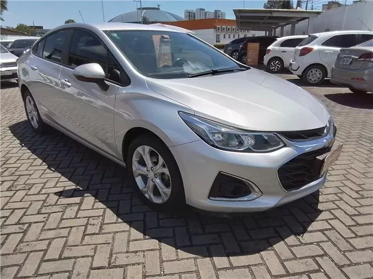 Chevrolet Cruze Prata 3