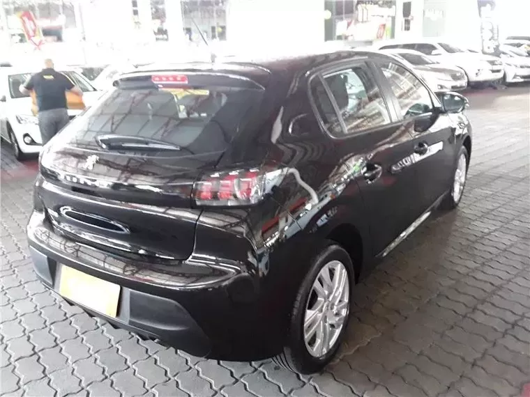 Peugeot 208 Preto 11