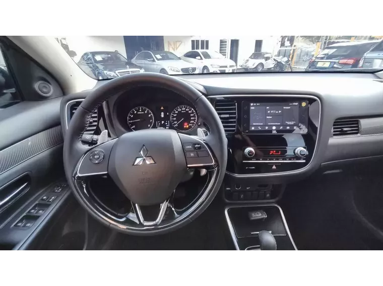 Mitsubishi Outlander Cinza 18