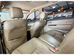 Toyota Hilux SW4