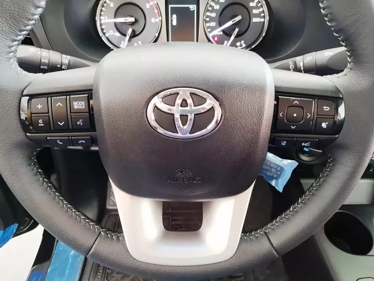 Toyota Hilux Preto 6