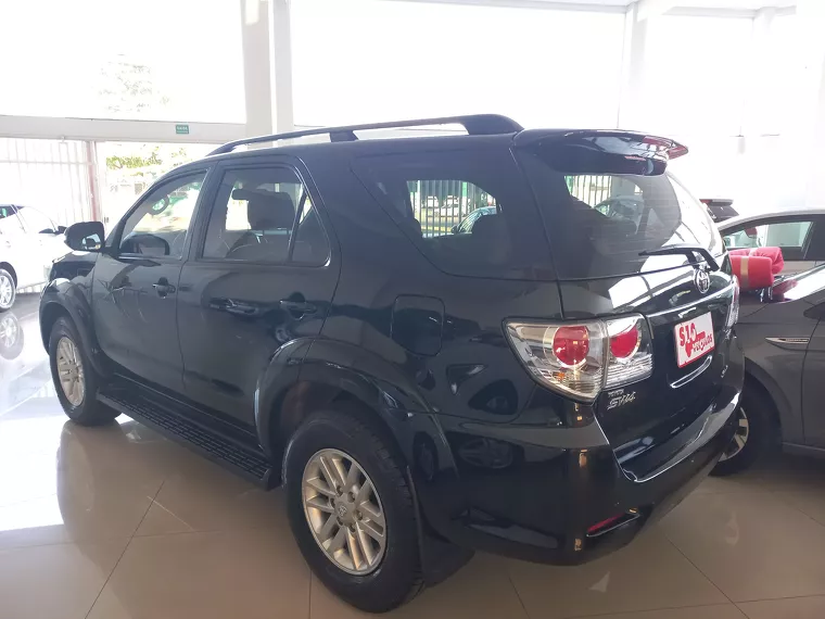 Toyota Hilux SW4 Preto 5