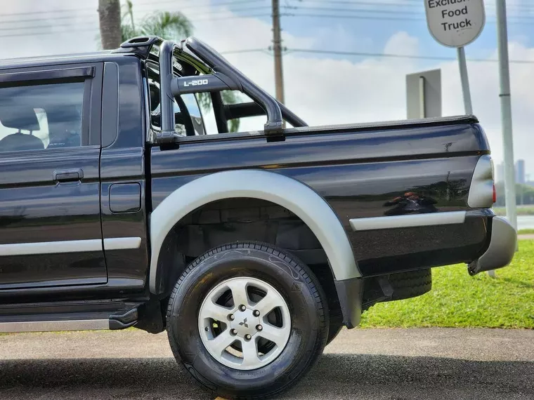 Mitsubishi L200 Outdoor Preto 8