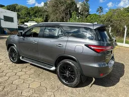 Toyota Hilux SW4