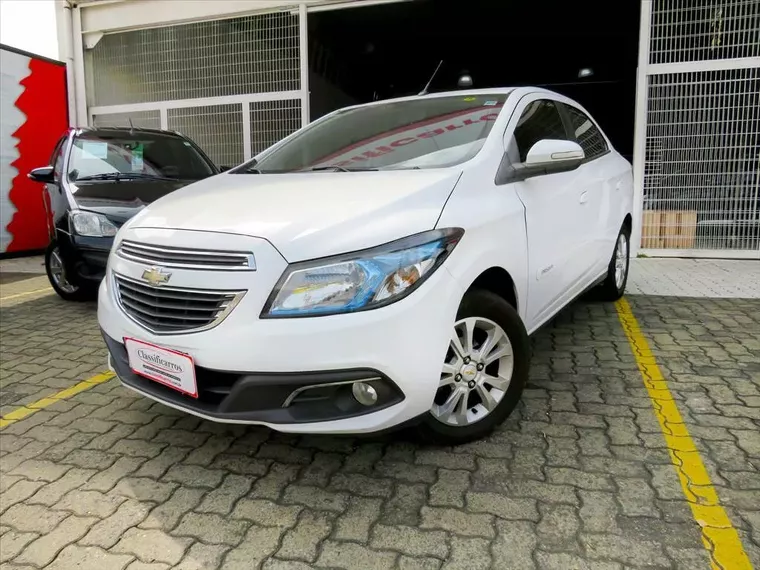 Chevrolet Prisma Branco 5