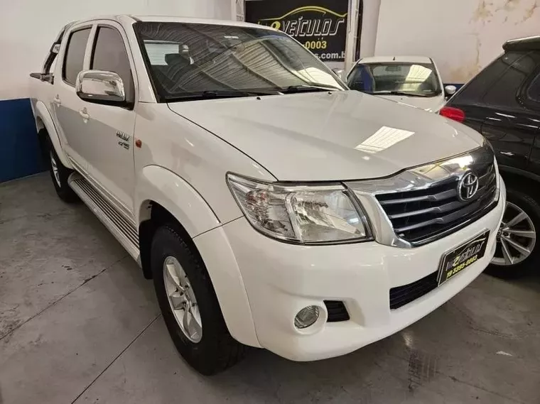 Toyota Hilux Branco 1