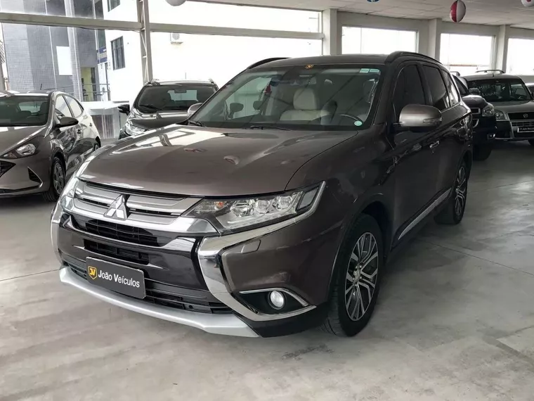 Mitsubishi Outlander Marrom 1