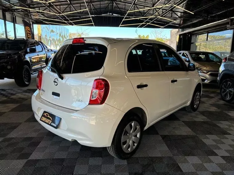 Nissan March Branco 5