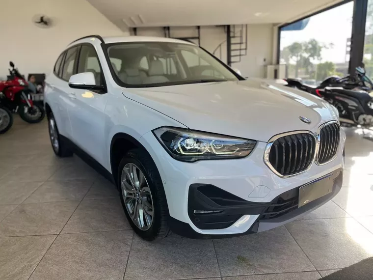 BMW X1 Branco 3