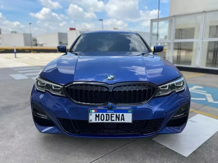 BMW 320i Azul 10