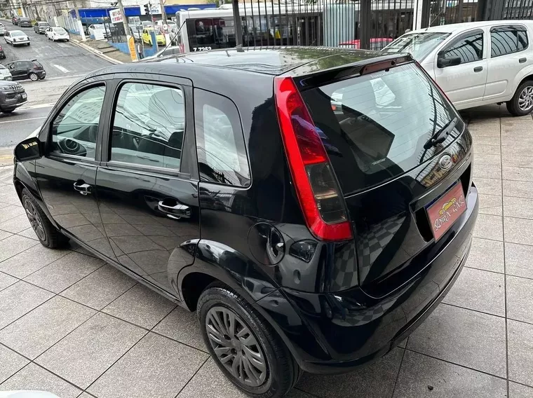 Ford Fiesta Preto 11